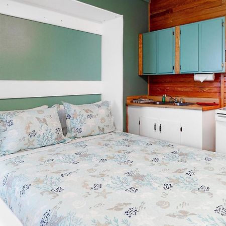 Carbo House Eleven Hotel Tybee Island Exterior photo